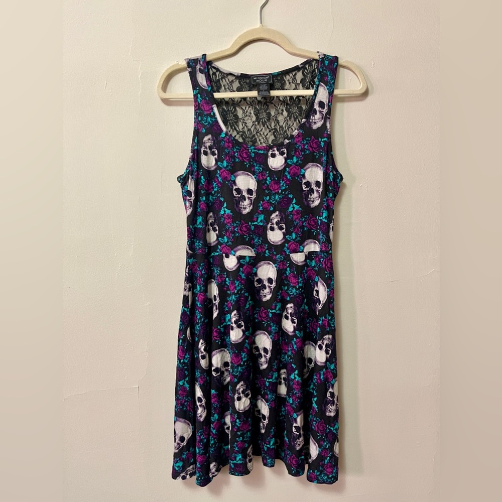 NWOT Hot Topic (Midnight Hour) Large Black Dress with Skull and Rose Print